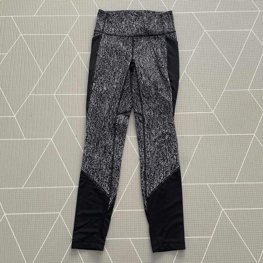 Lululemon Fit‎ Physique Tight Size 6 Luon Suited Black Jacquard